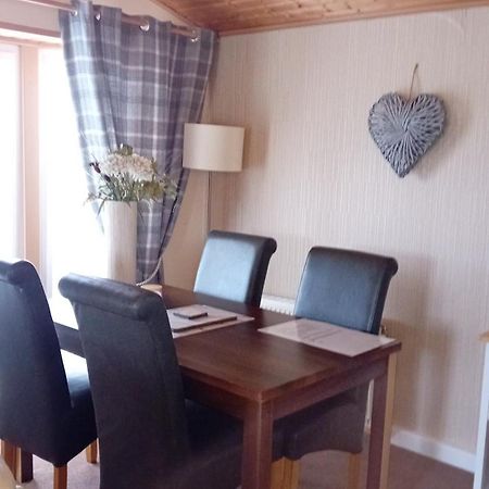 Baytree Lodge At Three Lochs Holiday Park, New Ask About Our Packages Birthday ,Anniversary,Family,Pamper Packages Available Balminnoch Buitenkant foto